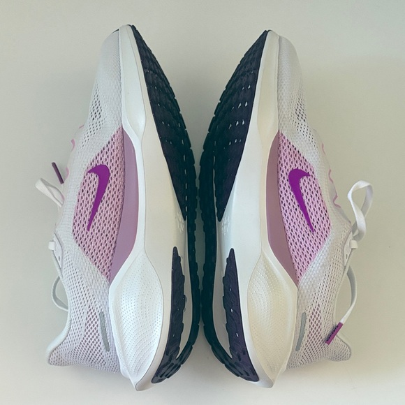 Nike Women's White and Pink Pegasus 41 - Picture 4 of 7
